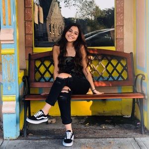 Meet your Posher, Noraly